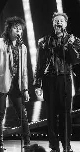 År 2005 var edward af sillén artistkoordinator för melodifestivalen och christer björkmans högra hand 21, men tvingades lämna posten efter att ha framfört nedlåtande kommentarer om pernilla wahlgren och charlotte perrelli på ett internetforum. Melodifestivalen 1990 1990 Peter Joback As Self Imdb
