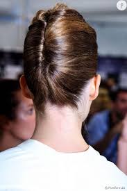 Chignon avec un donut en mousse | bien dans sa peau coiffure chignon cheveux courts et longs coiffure facile cheveux court tresse sur le côté coiffure pour fille chignon bun avec ou sans donut sur cheveux crépus courts ou mi longs. Coiffure 6 Modeles De Chignons Pour Les Cheveux Mi Longs Puretrend
