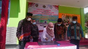 Untuk berkemah di spot kamping batu kuda, pengunjung tak perlu melewati tanjakkan atau jalan yang jauh dari parkiran, karena letaknya tidak jauh dari situ. Gedung Laboratorium Dan Perpustakaan Man 1 Malteng Diresmikan
