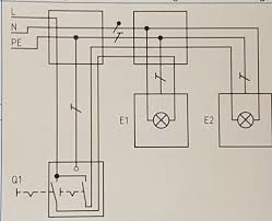 Sie wird zum wahlweisen einschalten zweier lampen oder lampengruppen von einer stelle ausverwendet. Schaltungsarten Stromlaufplane Flashcards Quizlet