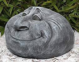 Die steinfiguren hatten für sie eine ganz besondere funktion: Steinkopf Steingesicht In Schiefergrau Frostsichere Deko Figur Fur Den Garten Amazon De Garten Steine Gartenskulptur Steinskulptur