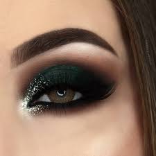 2 823 Likes 165 Comments H I L L A R Y P E N N E L L Hillary Pennell On Instagram Da Dark Eye Makeup Smokey Eye Makeup Tutorial Christmas Makeup Look