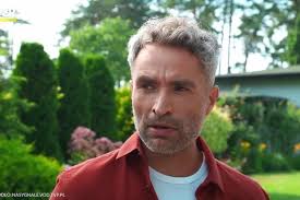 Na sygnale. Ostre starcie Benia z teściem! Ojciec Wandy wyśmieje go na  rodzinnym grillu