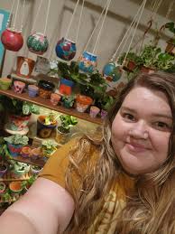 Kelsie Hall's Instagram, Twitter & Facebook