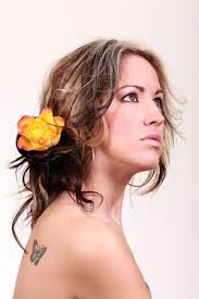 Coiffure De La Femme Pour Bal De La Soirée. Isolé Sur Fond Blanc Banque  D'Images et Photos Libres De Droits. Image 7842719