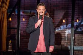 Állandó fellépője az rtl klub showder klub című műsorának, a comedy central tv csatornának és a rádiókabarénak. Indul A Showder Klub Uj Evada Felleponek Is Lehet Jelentkezni Roviden