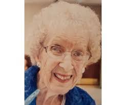 Robyn Trost's Instagram, Twitter & Facebook