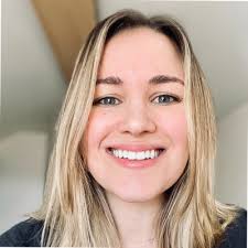 Lauren Trombetta's Instagram, Twitter & Facebook