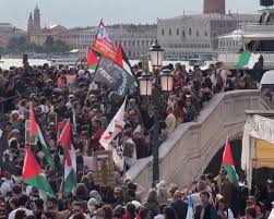 61st Venice Biennale: Cultural workers and artists strike and protest  against the Israeli genocide in Gaza - World Socialist Web Site