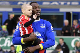 Ngày này 1 năm trước, tiền đạo lukaku đã tạo nên cột mốc lịch sử tại các giải đấu cấp clb của italy. Watch Romelu Lukaku Introduce Cancer Fighting Bradley Lowery To Manchester City Players Liverpool Echo