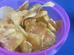 P02 kerepek pisang manis menggunakan pisang nipah, kerepek pisang manis disira dengan air gula dan madu sehingga pekat. Resepi Kerepek Pisang Manis Rangup