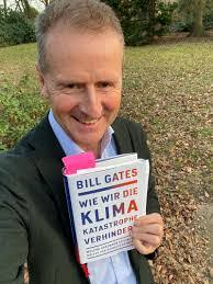 Deepanjan Das's Instagram, Twitter & Facebook