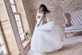 Du bist auf der suche nach dem idealen brautkleid? Brautkleid Online Kaufen Finde Dein Traumkleid Auf Wunsch Brautkleid De
