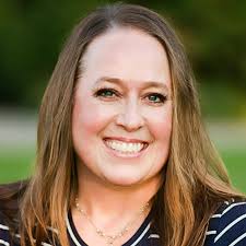 Tamara Ross's Instagram, Twitter & Facebook