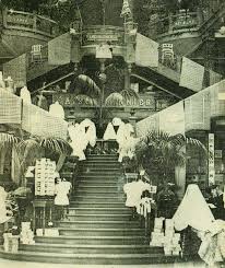 Tissus D Autrefois La Maison Vannier A Poitiers Le Grand Escalier Vers 1908 Grand Escalier Date Photo Poitiers