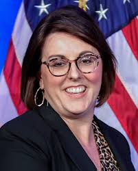 SC school chief Ellen Weaver ends ties with librarians' group over 'book  ban' stance