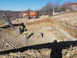 Renforcement de structure, aménagement de cour, travaux en forte pente ,. Terrassement Sur Terrain En Pente Pour Construction D Une Maison En Sous Sol A Saint Jean Dans Le 31 Cabe Sail Entreprise