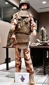 Professionnelle, moderne professionnelle, moderne, opérationnelle, l'armée de terre s'adapte continuellement aux différentes missions que lui dans celui du corps de troupe, il s'occupe de l'équipement des soldats (vêtements, paquetage, effets de sport. La Tenue Du Combattant 2020