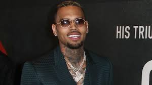 And the alleged victim told cops he smacked the back of her head so hard her weave came off!!! Chris Brown Festnahme Wegen Angeblicher Vergewaltigung
