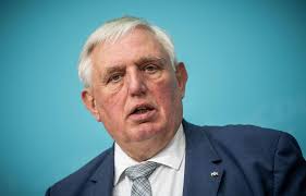 Emmerich: Hallo, hier spricht der König !