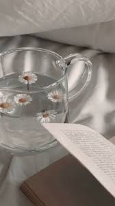 Pink background vectors photos and psd files free download. Lockscreens Icons Posts Tagged Random Wallpapers Estetika Bunga Seni Estetika Estetika Coklat