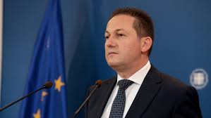 «έτσι θα παραμείνω μέχρι τον θάνατο μου» (φωτογραφια). Petsas Korwnokaphleia Tsipra Spekoylarei Aney8yna Sthn Anhsyxia Gia Thn Pandhmia Skai