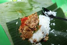 Nasi tumpeng adalah makanan khas masyarakat indonesia, yang berasal dari pulau jawa yang berbentuk kerucut. 45 Kuliner Khas Bali Yang Lezatnya Bikin Kangen Haipedia Com