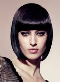 Al contrario i capelli spessi, che tendono a . Foto Tagli Capelli Medi Inverno 2011 2012 Lunghezza Spalle Mento