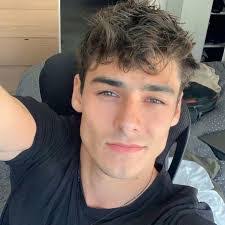 Rafael Miller's Instagram, Twitter & Facebook