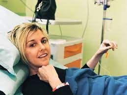 Nadia toffa was born on june 10, 1979 in brescia, lombardia, italy. Nadia Toffa Sie Begegnet Dem Krebs Mit Einem Lacheln