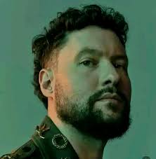 If you truly love Calum Scott drop a red heart for him❤️