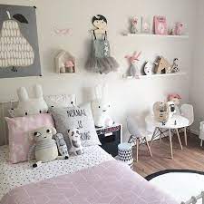 Découvrez 25 chambres de bébé féminines et dans l'air du temps ! Chambre Petite Fille Rose Et Gris Deco Chambre Enfant Deco Chambre Bebe Chambre Enfant
