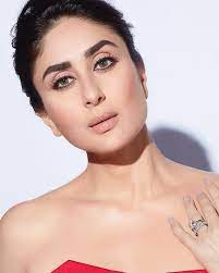 2500 Kareena Kapoor Images Hot Photos Wallpaper Pics Hd Download Kareena Kapoor Kareena Kapoor Khan Bollywood Actress Hot Photos