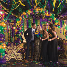 They look like mardi gras beads!!! Mardi Gras Madness Theme Kit Stumps Party