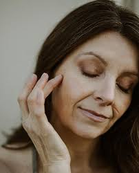 ELLIE BIANCA WOMAN: Sandy Jung⁠ ⁠ An avid fashion blogger and passionate  corporate leader, Sandy Jung is a native Calgarian who feels connected to  this community that she calls home.⁠ ⁠ “Community