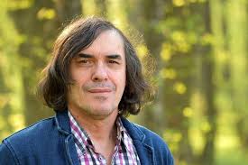Poet, prozator, critic literar, conferențiar universitar. Mircea Cartarescu Grabs Thomas Mann Prize For Literature On 2018 Nine O Clock