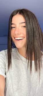 Charli D Amelio In 2021 Hair Styles Long Hair Styles Beauty