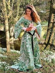 Pin By Nicole A Mckay On Medieval Irish Dresses Celtic Wedding Dress Celtic Dress Medieval Wedding Dress
