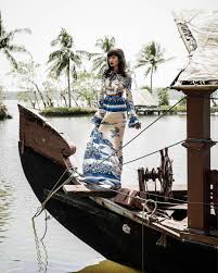 343 Likes 13 Comments Varsha Thapa Official Varshathapa On Instagram Exploring The Art City Of India Kochi K Clean Photography All About Fashion India