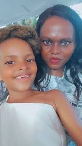 Mama❣️..flower girl🤭