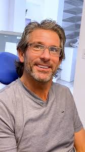 5 Reasons to STOP Hiding your smile👇🏼, 1. Emotional Impact: Suppressing a  smile can lead to feelings of discomfort, frustration, or sadness. Smiling  naturally triggers the release of endorphins, which ...