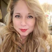 Elizabeth Maya's Instagram, Twitter & Facebook