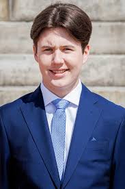 Taxt vorislari: butun dunyodagi qirollik oilalarining merosxo'rlari qanday  ko'rinishga ega?