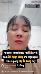 Chị Áo Vàng Live: Tạo Dáng Với Bộ Đồ Bỉ Ngạn Vàng