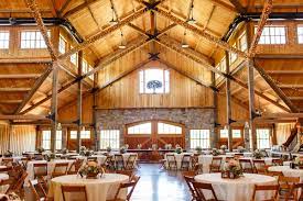 Mighty Oak Lodge Wedding Lebanon Mo Country Wedding Favors Diy Missouri Wedding Venues Homemade Wedding Favors