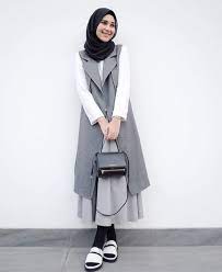 Jun 01, 2021 · terlepas dari kabar tersebut, sosok nissa sabyan sendiri sebelumnya lekat dikaitkan dengan gaya modis berhijab. Tampilan Casual Wanita Berhijab Masa Kini Rompi Wanita Kasual Pakaian Kerja