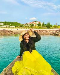 Kota batam juga termasuk kota terbesar wisata kota batam yang satu ini sangat tampak menarik. Top 15 Tempat Wisata Batam 2021 Pantai Air Terjun Serta Taman Bermain