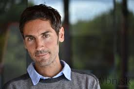 Vo veku 36 rokov zomrel oscarový režisér Malik Bendjelloul