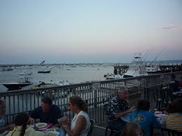 Lobster Hut At Plymouth Harbor Plymouth Mass Offers Affordable Waterfront Seafood Dining The Thrifty New England Traveler Waterfront Dining Travel Lobster Hut