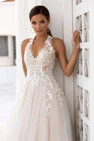 Wer bei oversize sofort an langweilig und unförmig denkt, liegt eindeutig falsch. Daniela Di Marino Style 6319 Braut Hochzeitskleid Neckholder Neckholder Brautkleid